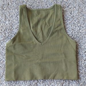 Athleta Aurora V Neck Crop Bra Green
